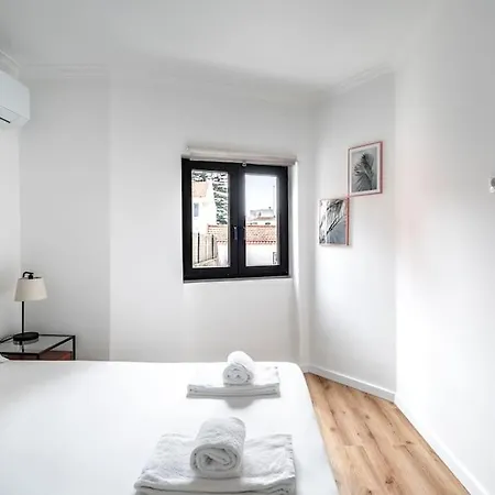 Ocean Breeze - T1 In By Lisbeyond